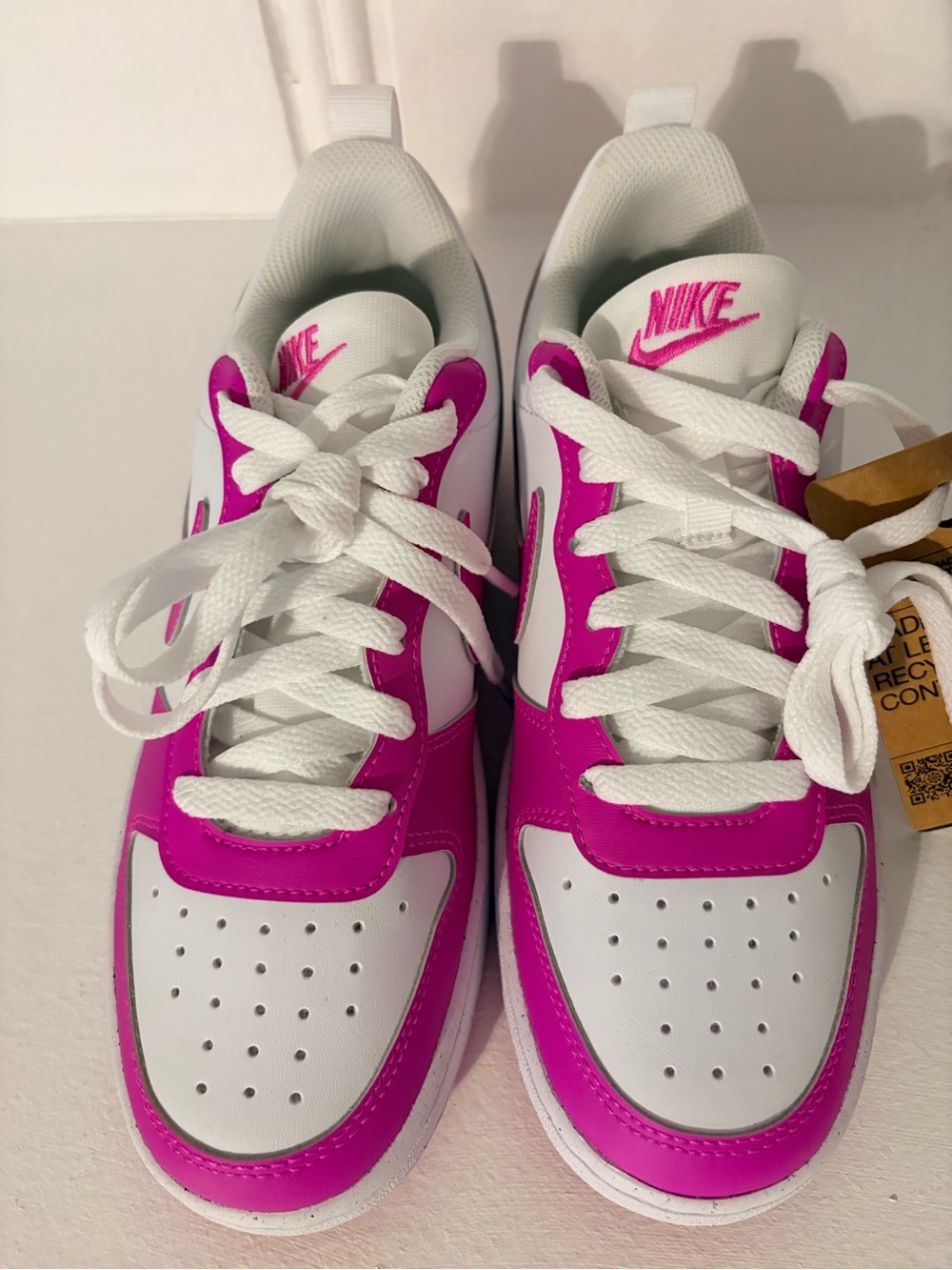 Nike White & Fuchsia Low-Top Sneakers — Bold Pink Accents